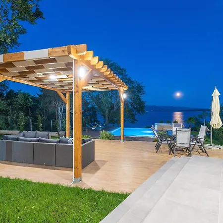 Beachfront Promenada Posedarje