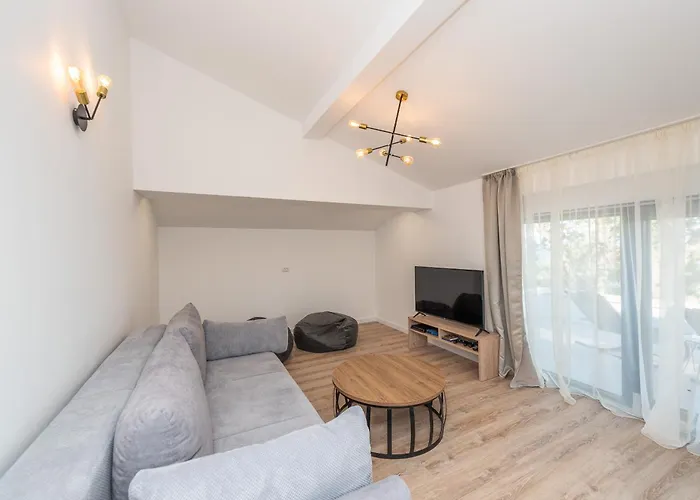 Beachfront Promenada *