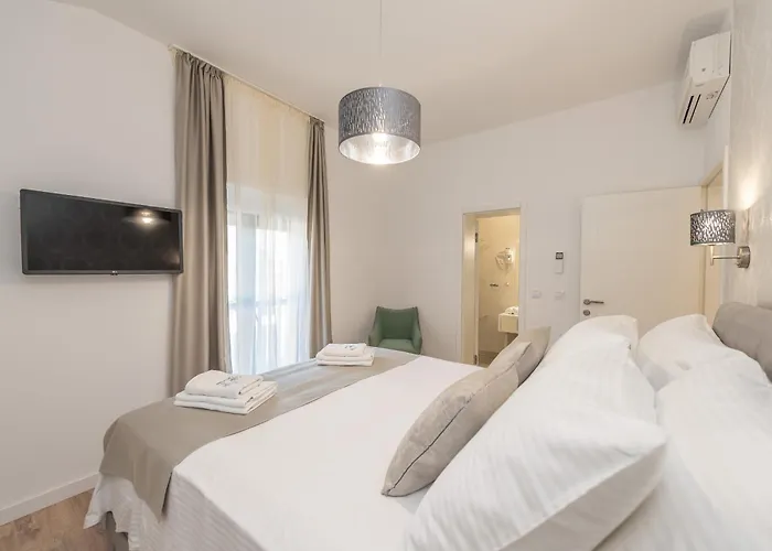 Beachfront Promenada Posedarje