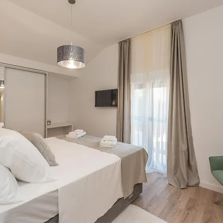 Beachfront Promenada *