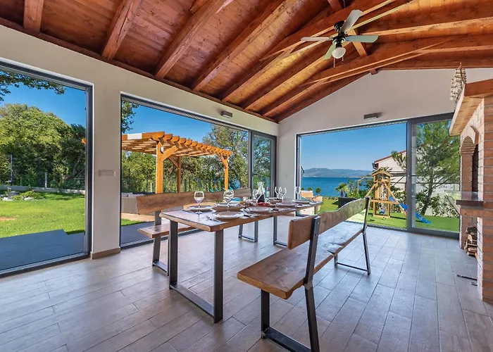 Beachfront Promenada Villa Posedarje