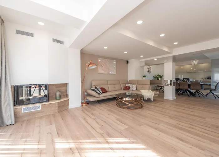 Beachfront Promenada *