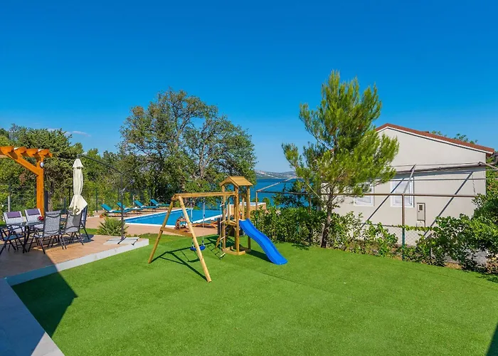 Beachfront Promenada * Posedarje